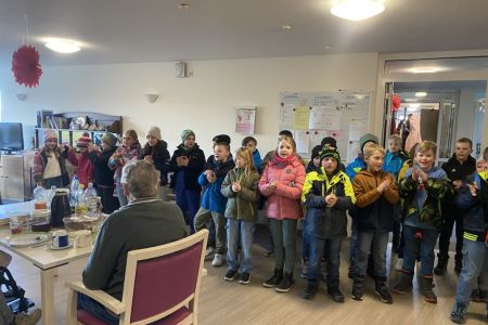 Adventsbesuch im Pflegeheim_ 24-25